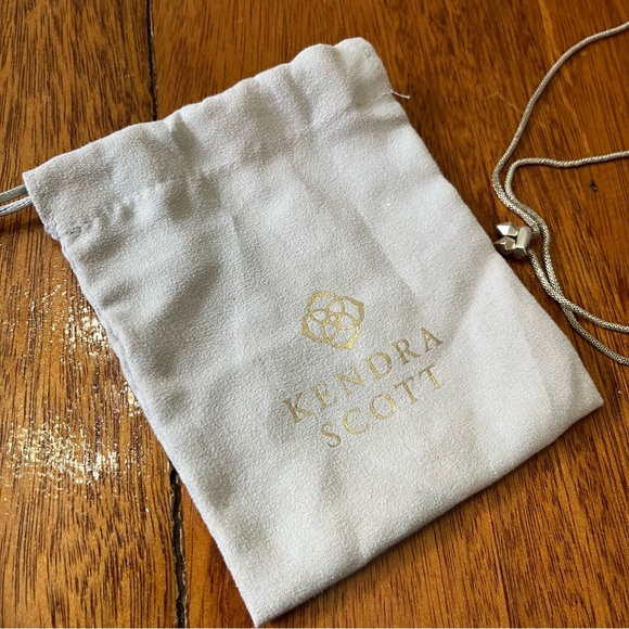 Kendra Scott Inez Gold Long Pendant Necklace In Pink Rhodonite - Picture 5 of 6